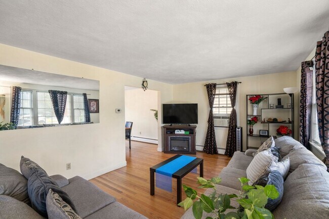 Building Photo - 42 Rockland Ave