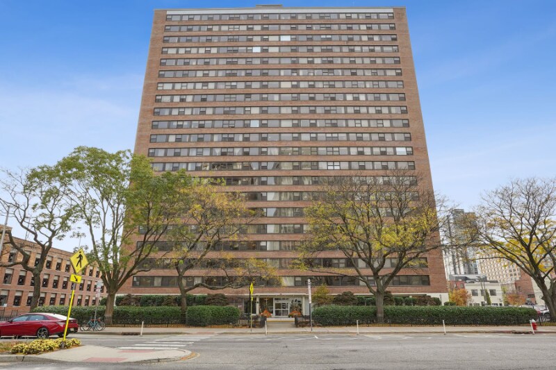 Building Photo - 135 Montgomery St