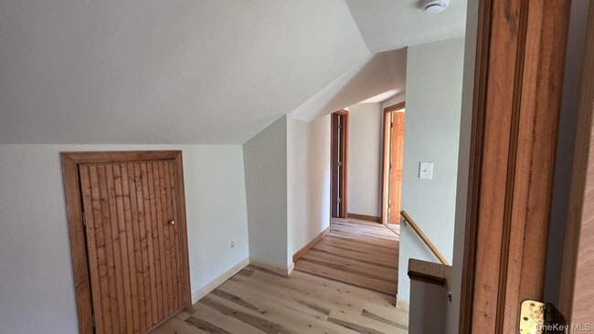 Building Photo - 882 NY-52