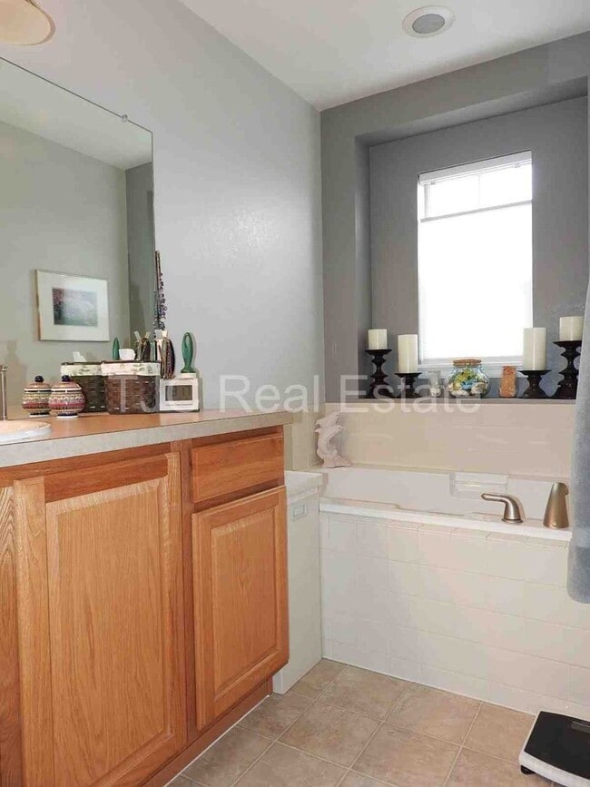 Building Photo - 8410 E 29th Ave