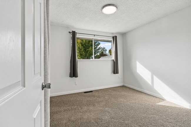 Building Photo - 6902 Alpine Way - Located in West Valley