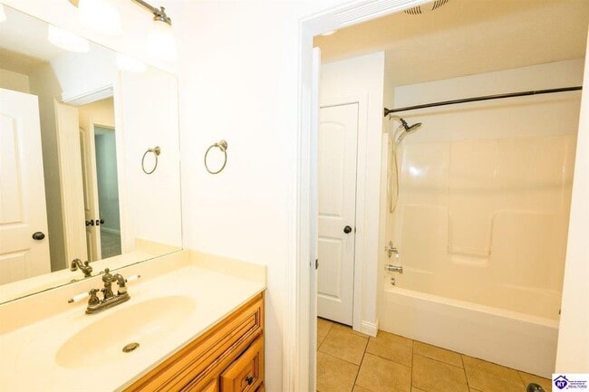 Building Photo - 309 Castleton Ct