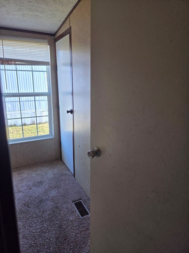 Building Photo - 1118 Melvin Dupuis Rd