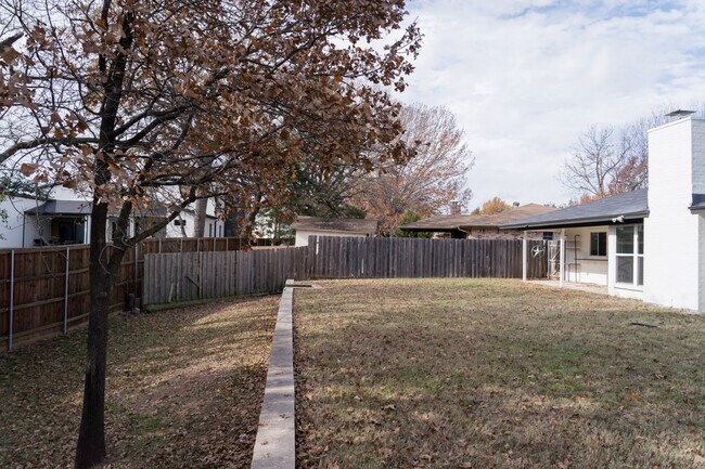 Building Photo - 2861 Panhandle Dr