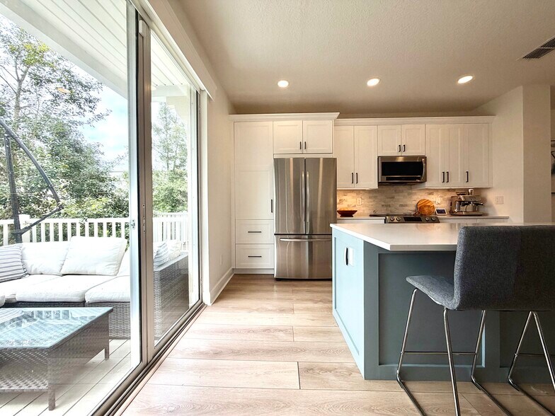 Kitchen - 4428 Ellipse Dr