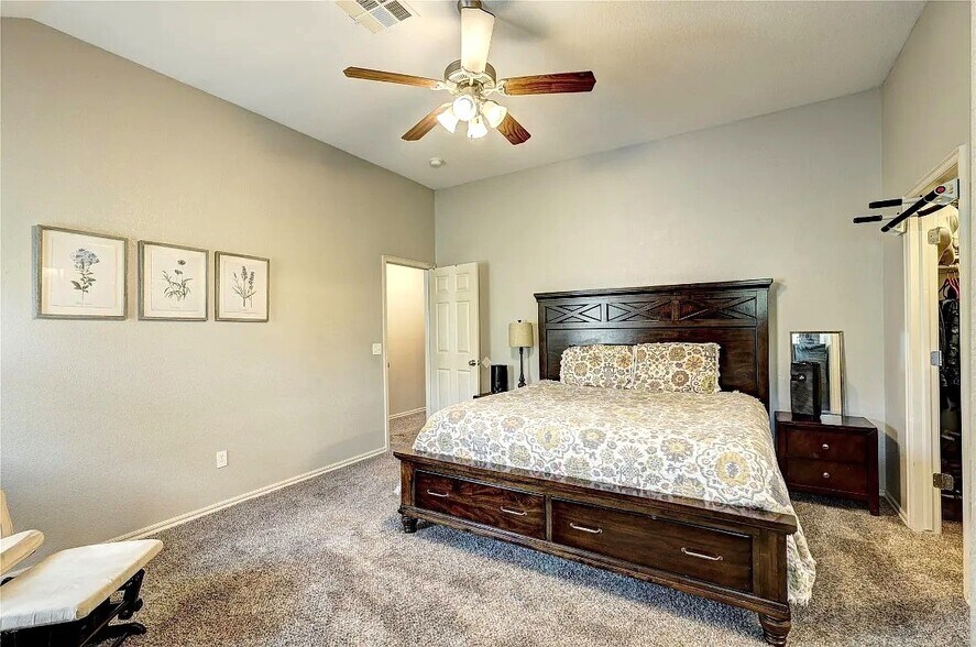 Building Photo - 2404 Deer Chase Dr