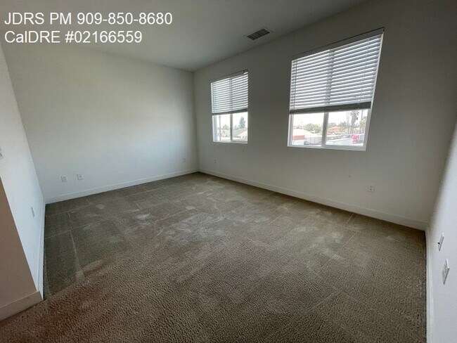 Building Photo - El Monte 2 Bedroom Townhome