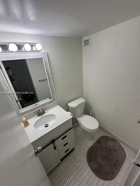 Building Photo - 16909 N Bay Rd