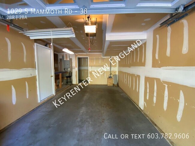 Building Photo - 1029 S Mammoth Rd