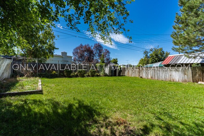 Building Photo - 1278 E 520 S St