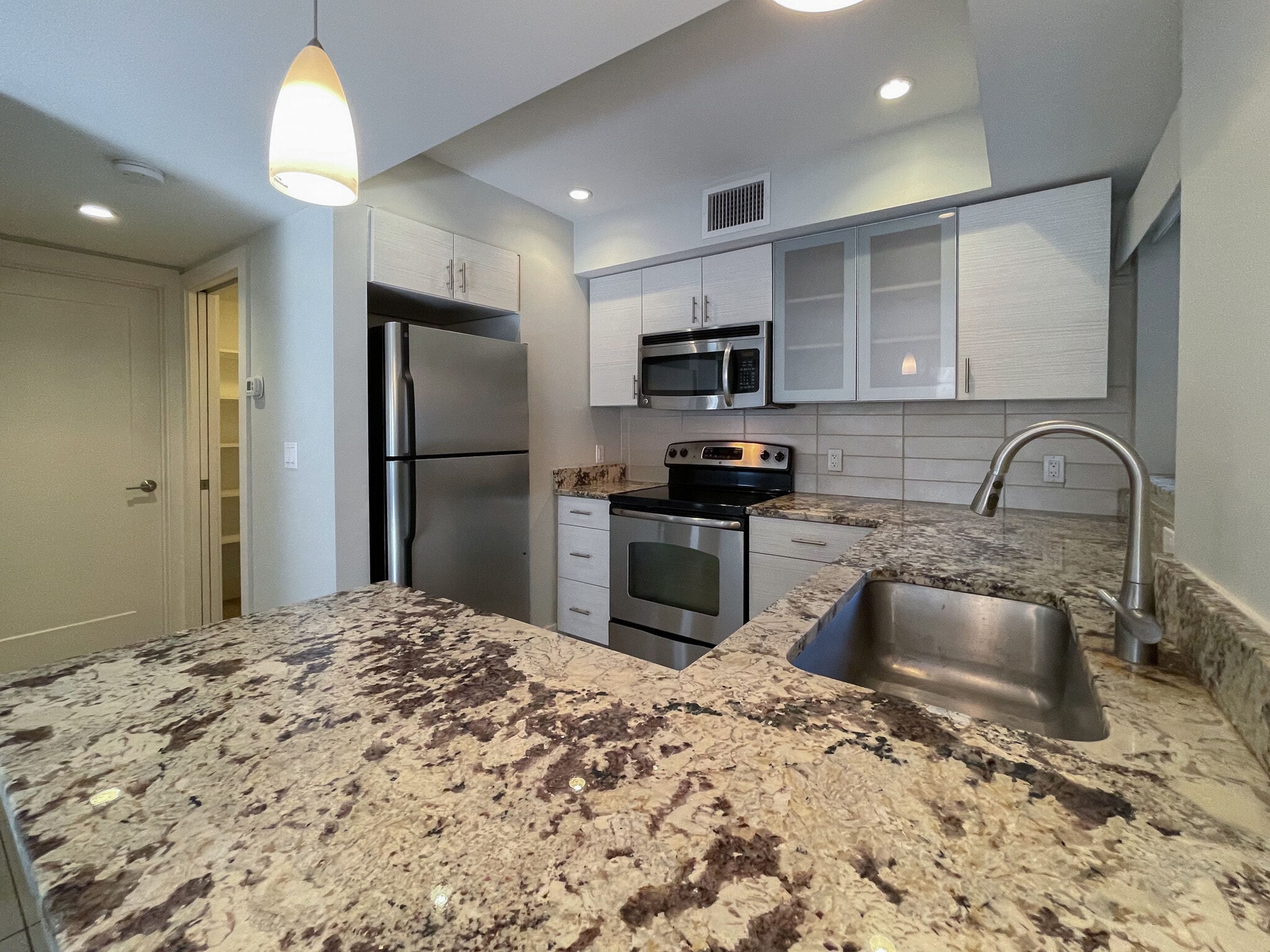 Building Photo - 64 Isle Of Venice Dr