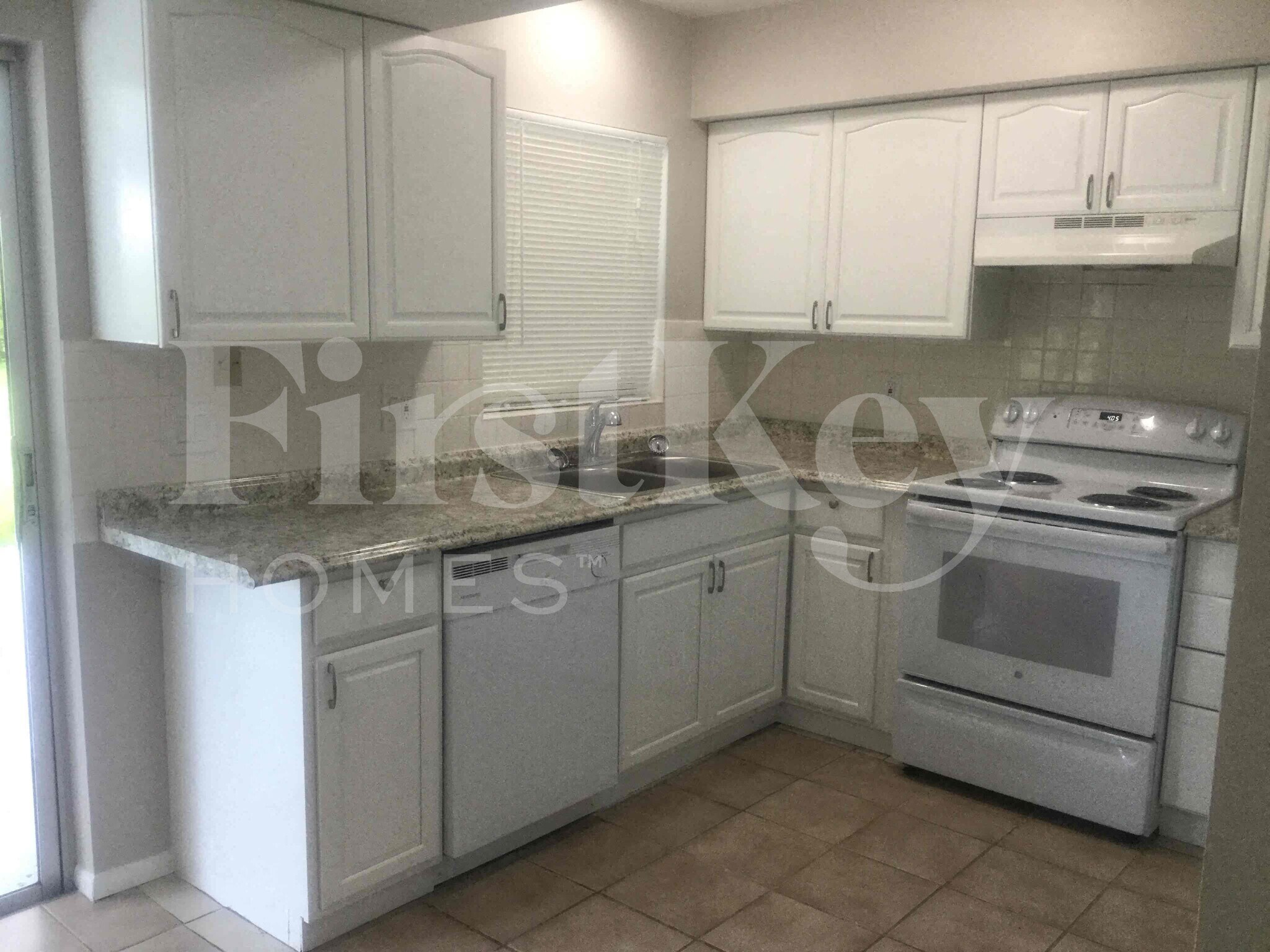 Building Photo - 202 SW Reynolds Ave