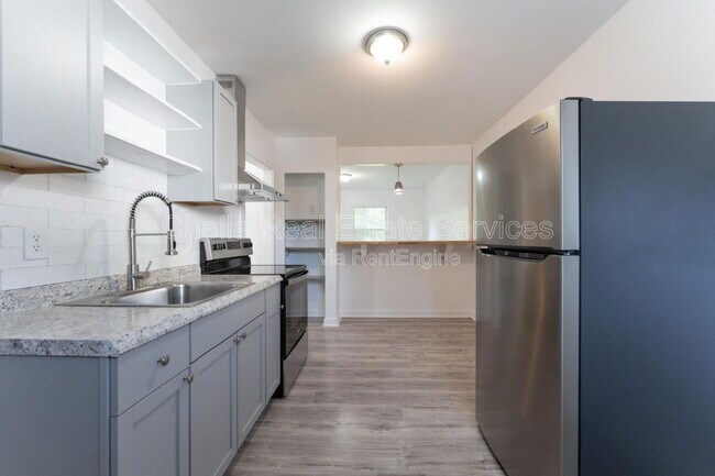 Building Photo - 922 Morrow Rd