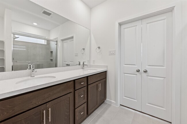 Building Photo - 9730 Westminster Mnr Dr