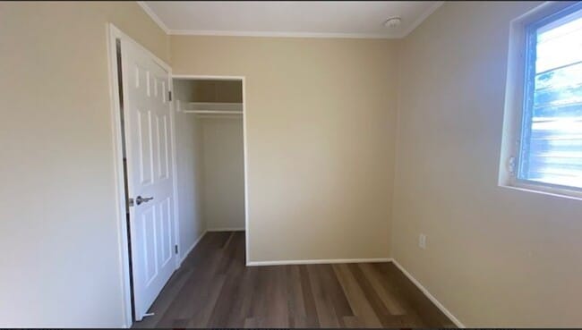 Building Photo - Remodeled 2 Bedroom 1 Bath Home, Fenced Pr...