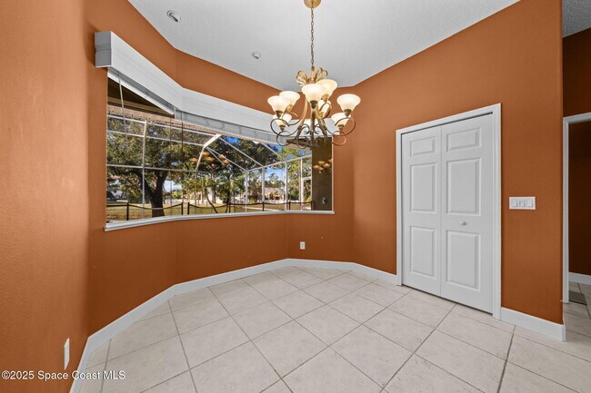 Building Photo - 949 SE Gardenbrook Ct