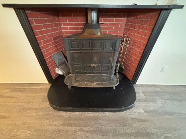 Building Photo - 5305 Carnation Wy