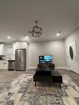 Building Photo - 2136 Saint Andrew St