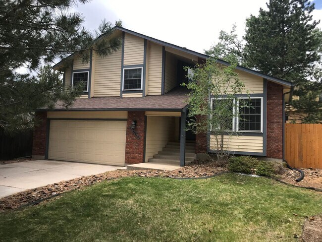 Primary Photo - Mountain Shadows 3 Bedroom home with AC