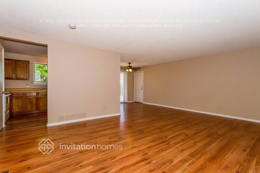 Building Photo - 9276 Clermont Dr