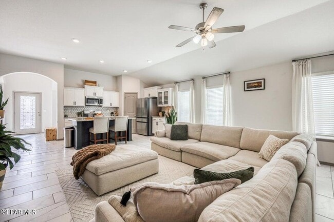 Building Photo - 329 Samuel Vis St