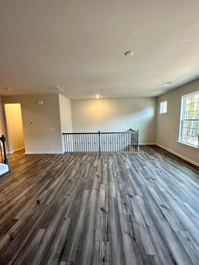 Building Photo - 4BR/3.5 Bath Townhouse in Prime Ballantyne Location; Great Schools