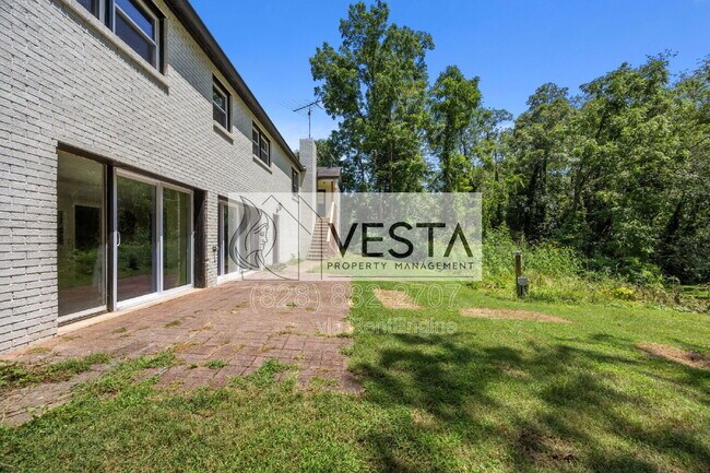 Building Photo - 90 Knob Hill Rd