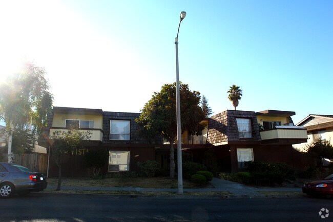 Building Photo - 40550-A Chapel Way