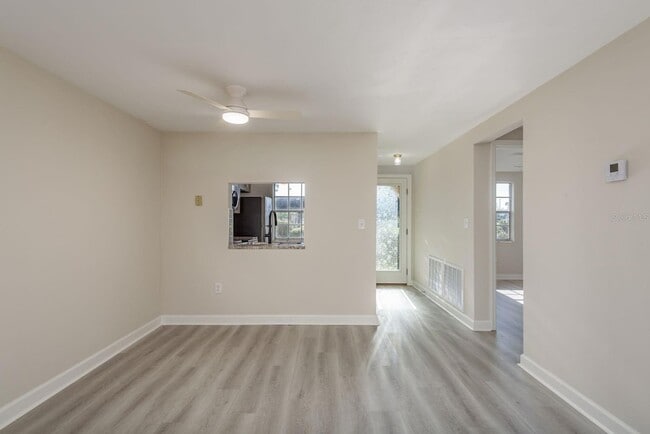 Building Photo - 4229 Stratford Dr