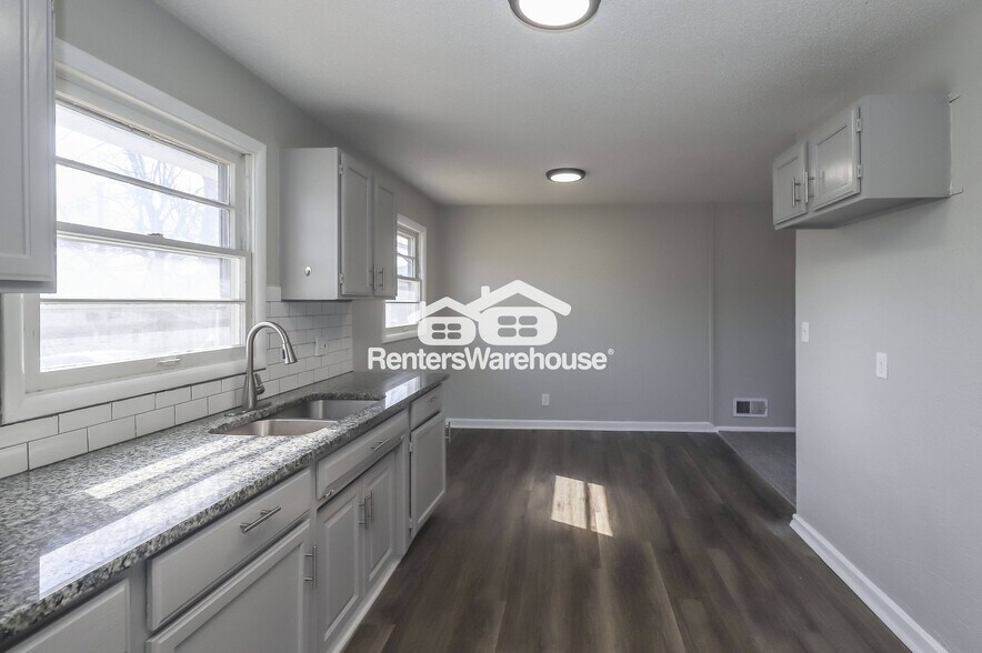 Building Photo - 4714 E 40th Terrace