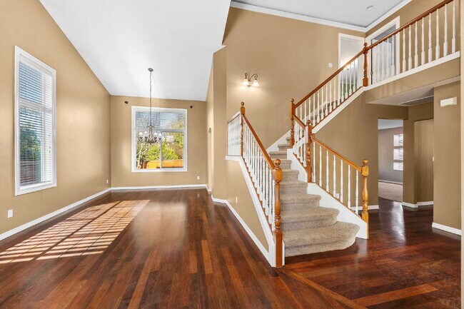 Building Photo - RENTED ~ THIS PROPERTY IS NO LONGER AVAILABLE~ ** This beautiful light filled home offers 4-bedro...