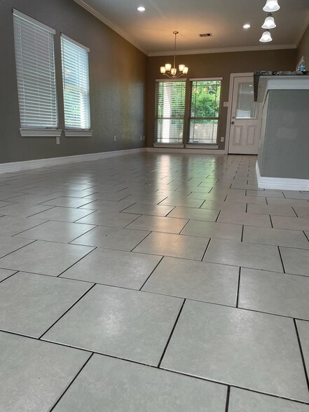 Building Photo - 119 Weldon St