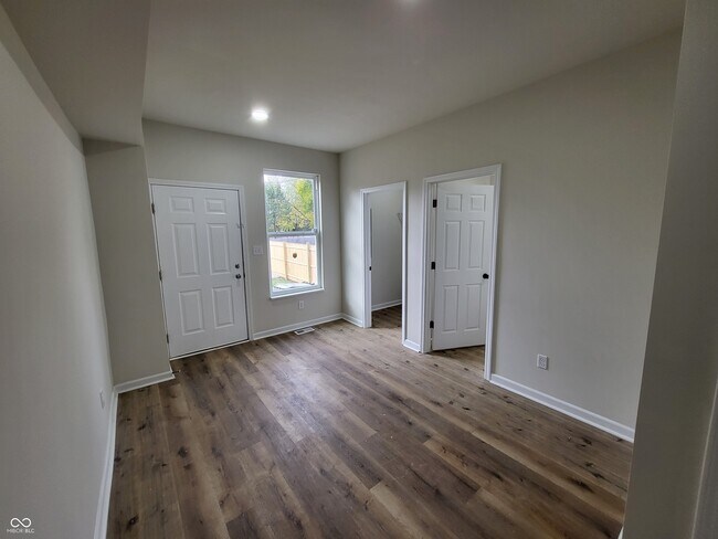 Building Photo - 2828 N Park Ave