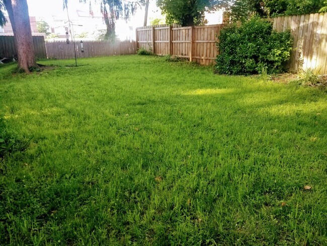 Building Photo - Spacious 1790s Gem in downtown Carlisle: Pet-Friendly, Fenced Yard, Laundry, Screened Porch, Near...