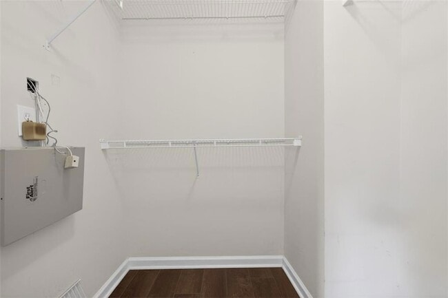 Building Photo - 2855 Stonehenge Ct