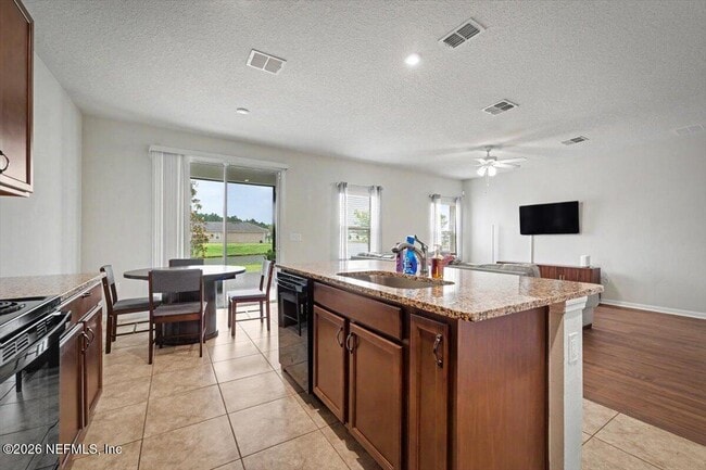 Building Photo - 11443 Tiburon Dr