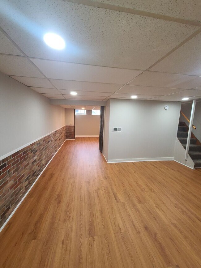 Building Photo - 303 Wisewell Ct