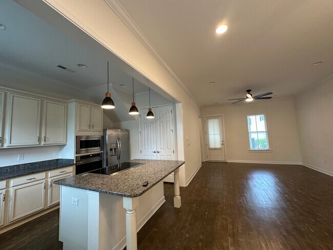 Building Photo - 2745 Cook Cir