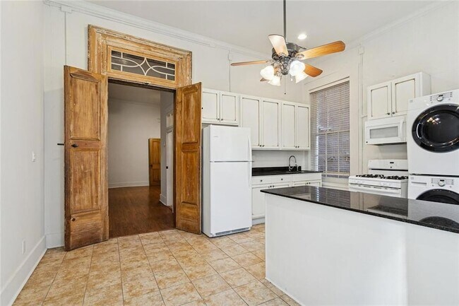 Building Photo - 1116 Royal St