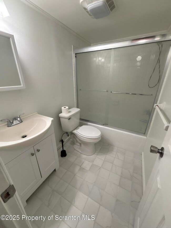 Building Photo - 1704 Summit Pointe