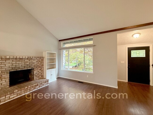 Building Photo - 3BD/1.5BA in Desired West Olympia Location
