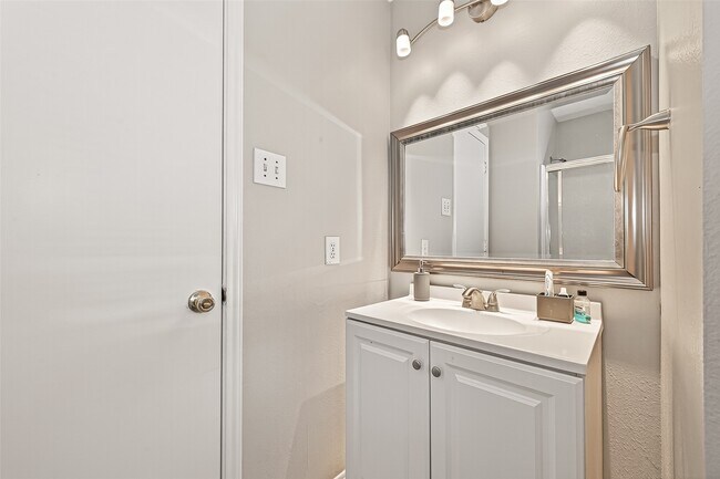 Building Photo - 17522 Coventry Squire Dr