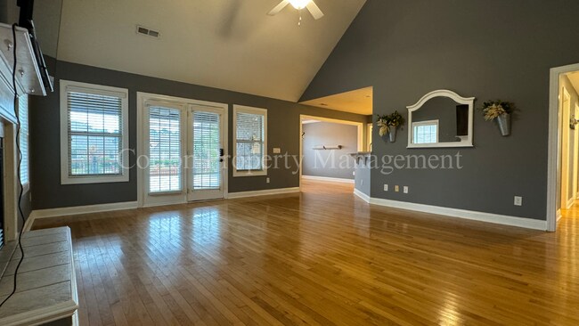 Building Photo - 4BR/3BA Well appointed home in the gated c...