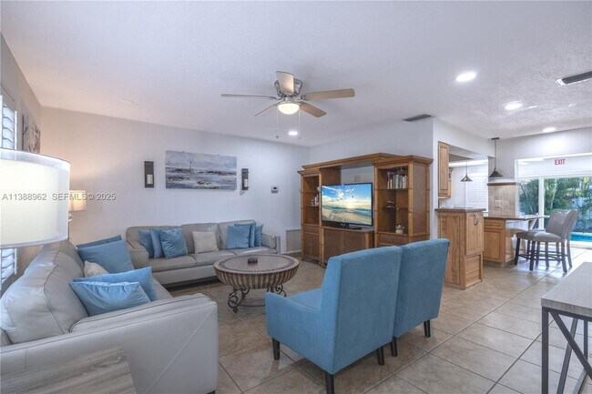 Building Photo - 1690 NE 25th Ave