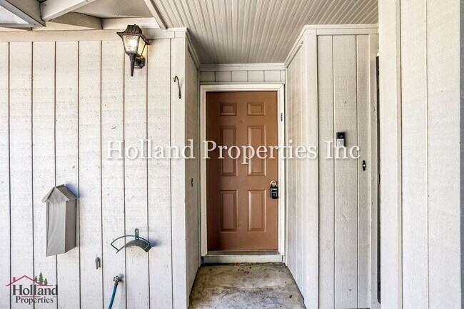 Building Photo - 6685-6687 SW 192nd Ave