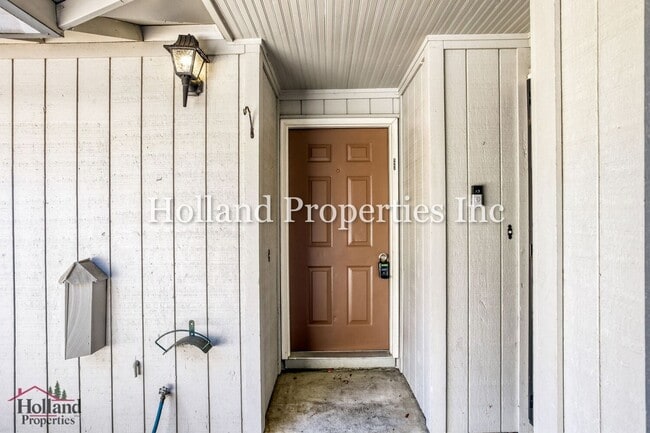 Building Photo - 6687 SW 192nd Ave