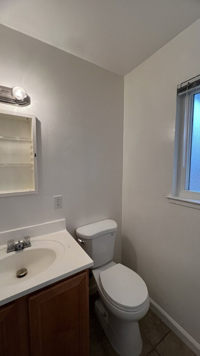 Building Photo - 1116 Evelyn Ln