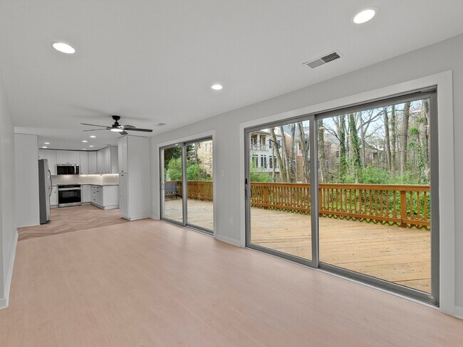 Building Photo - "Spacious 5-Bed Haven on Cedarest Rd – Where Comfort Meets Convenience in Fairfax!"