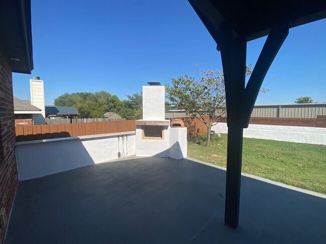 Building Photo - Jenks Schools! Prepare to fall in love wit...