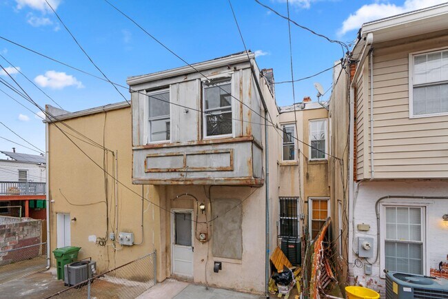 Building Photo - 226 N Collington Ave